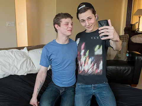 No Condom Paramours Accommodation billet Movie Joy! - Ricky Boxer & Trey Bentley